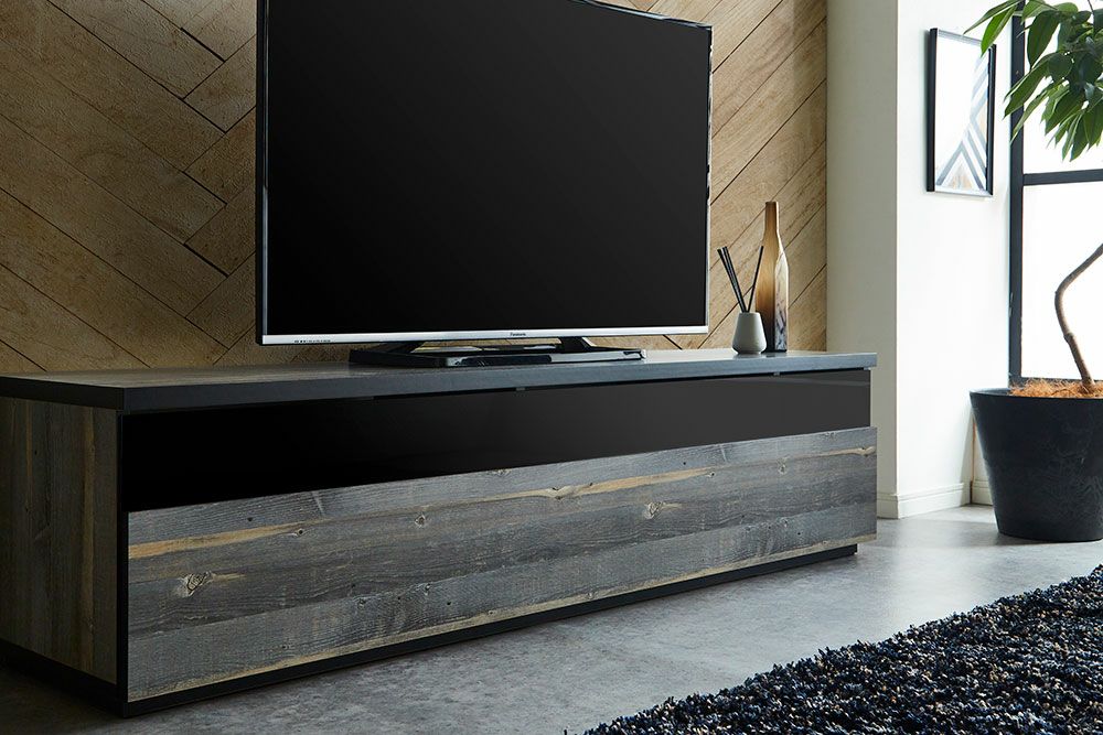 クール&モダンな雰囲気漂う ブルックリンテイストのテレビボード 