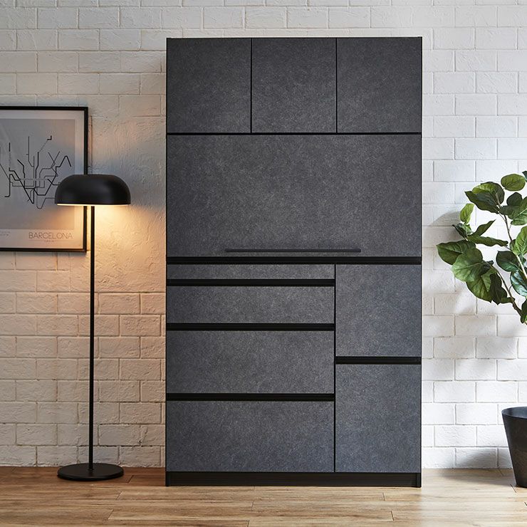 軽くスムーズに開閉できるスライドアップ扉