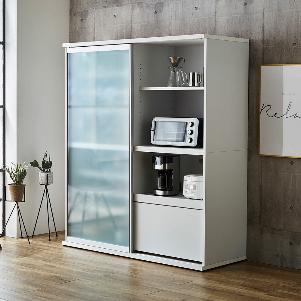 完成品 ホワイト扉で頑丈な大容量収納