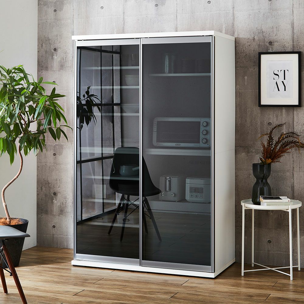 ウォールナット 本体×クリアガラスで高級感ある収納