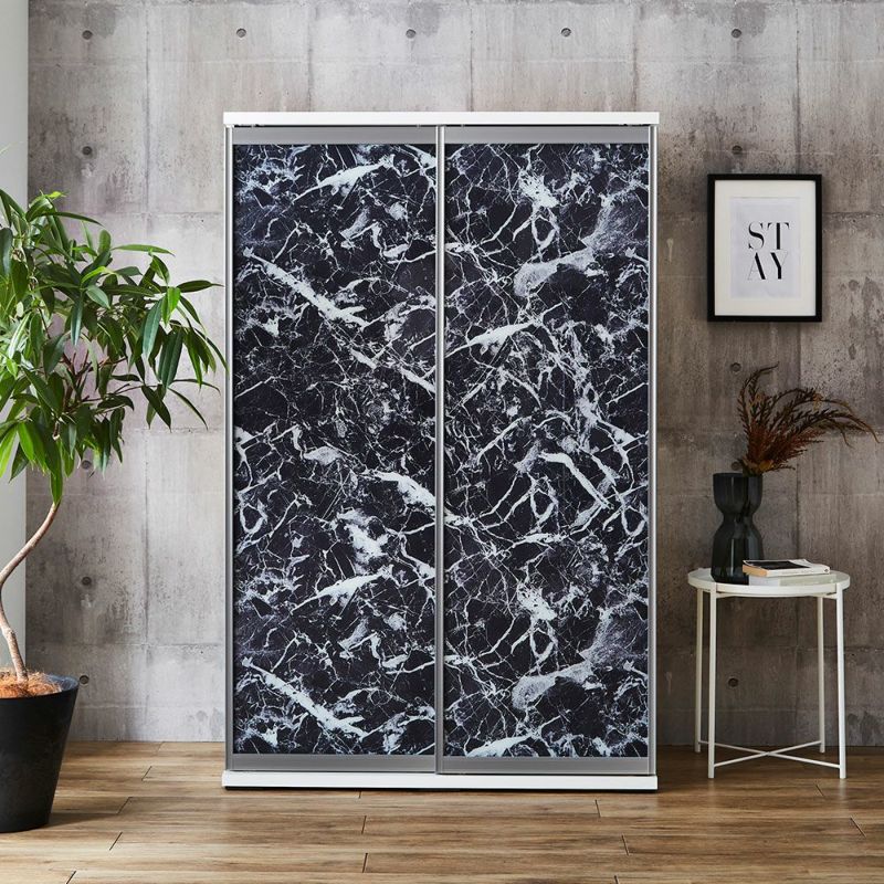 ウォールナット 扉熱線反射ガラスで安心収納