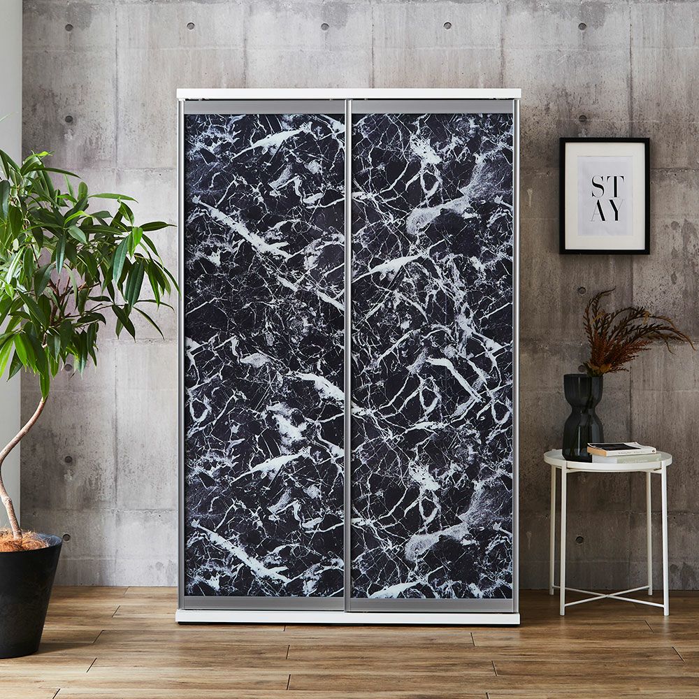 ウォールナット 扉熱線反射ガラスで安心収納